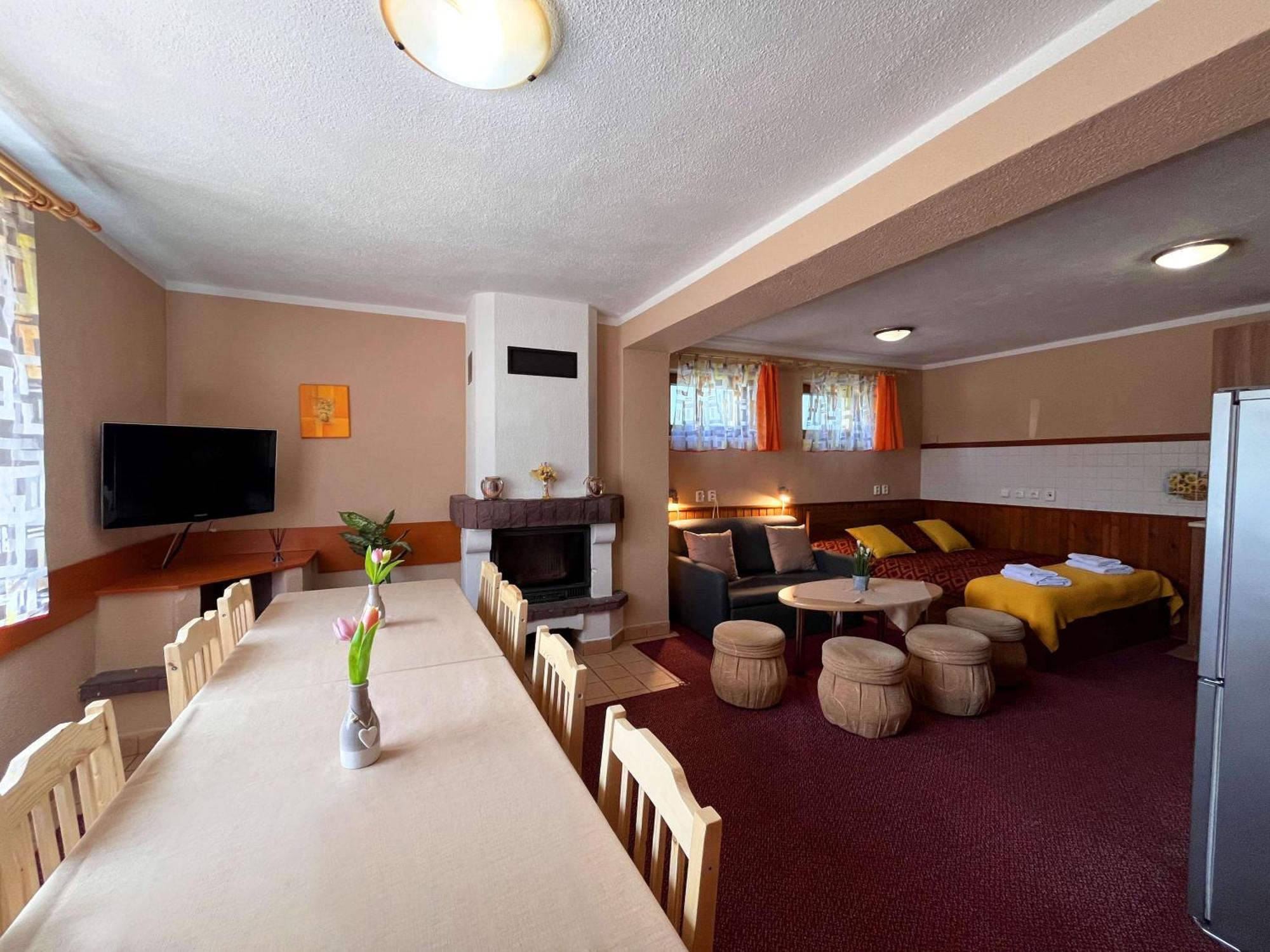 Jurika Liptov Lejlighedshotel Liptovský Mikuláš Eksteriør billede