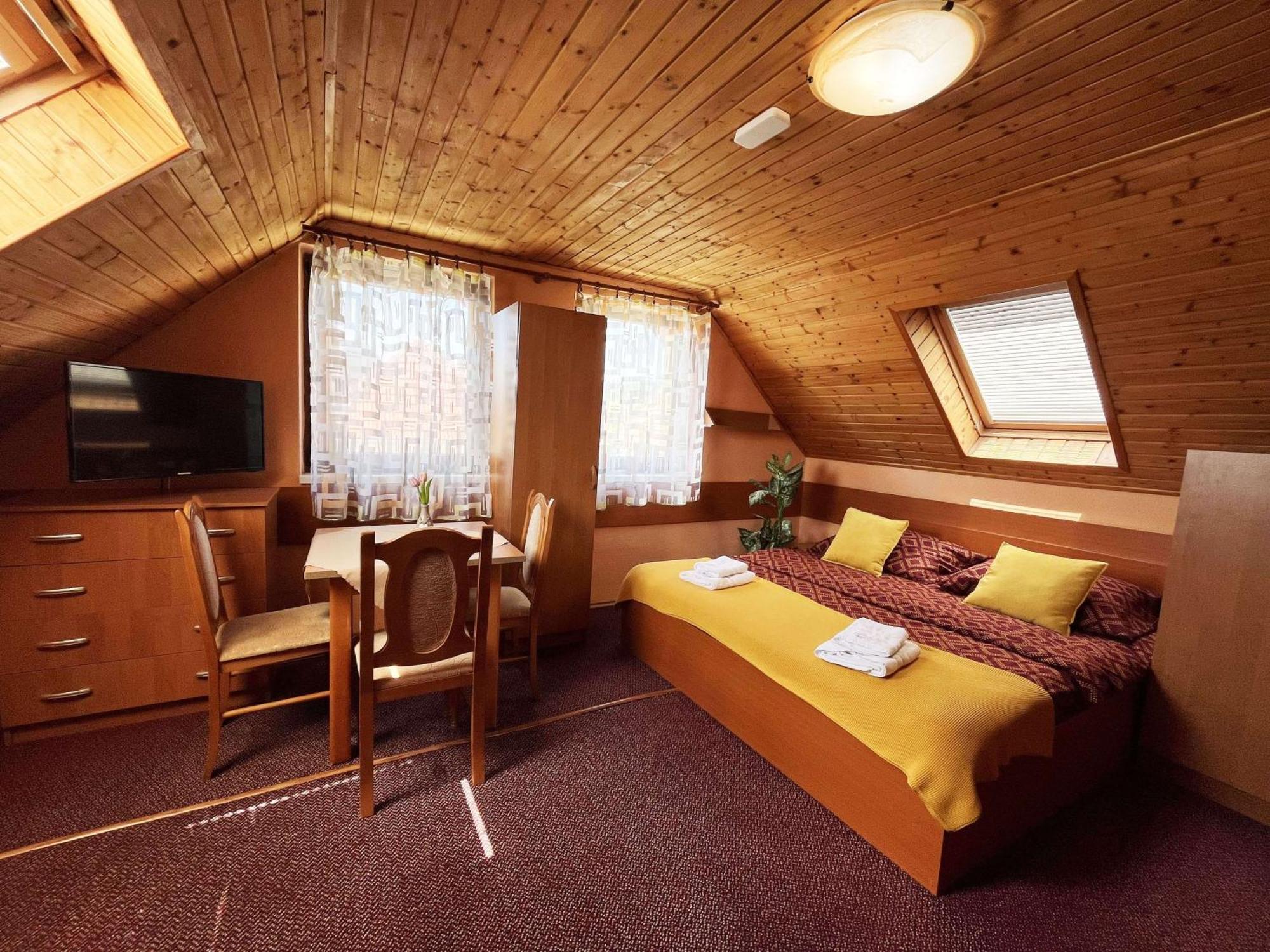 Jurika Liptov Lejlighedshotel Liptovský Mikuláš Eksteriør billede